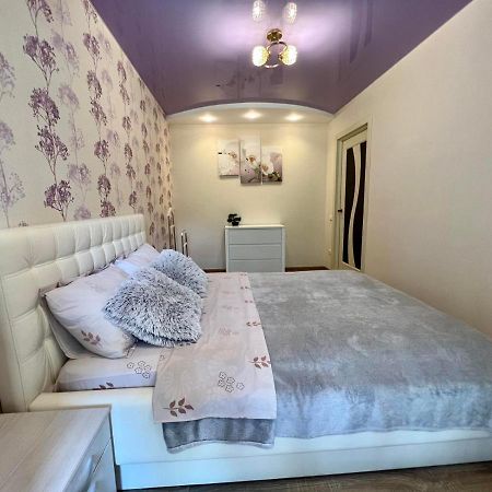 2-Комн Люкс В Центре Вишенки Vinnytsia Extérieur photo